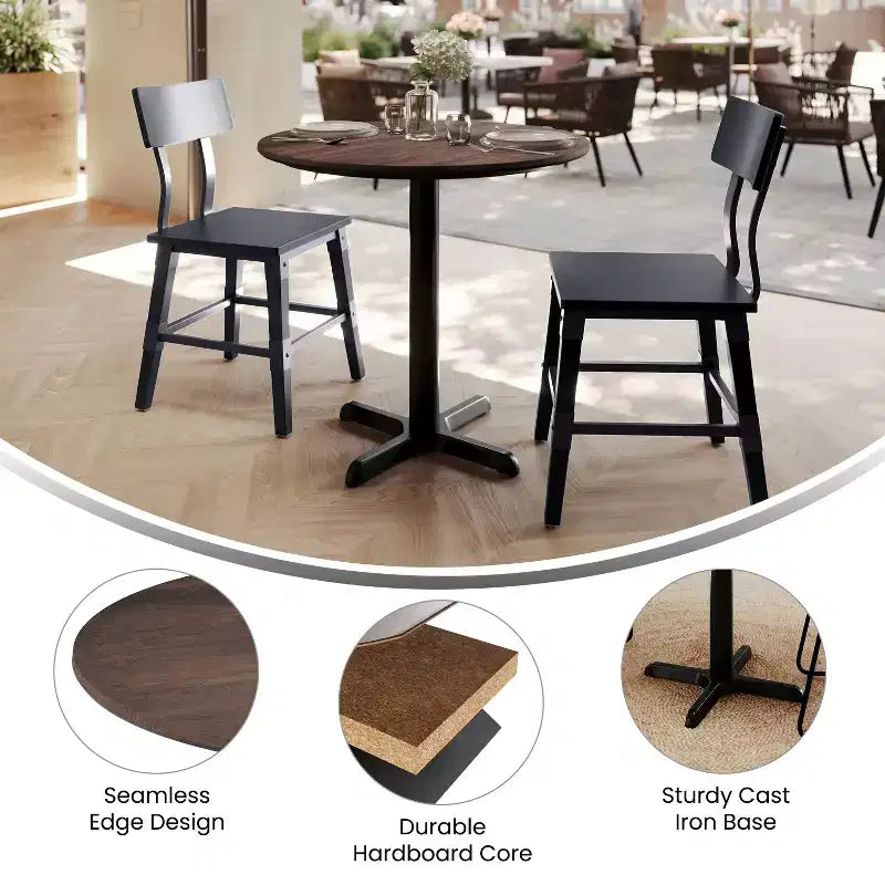 Tablero con tecnología y base en X a la altura de una mesa
