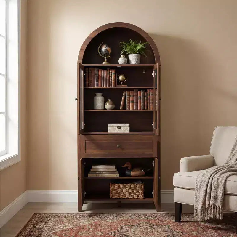 Armoire dôme en noyer avec design arqué et grand espace de rangement