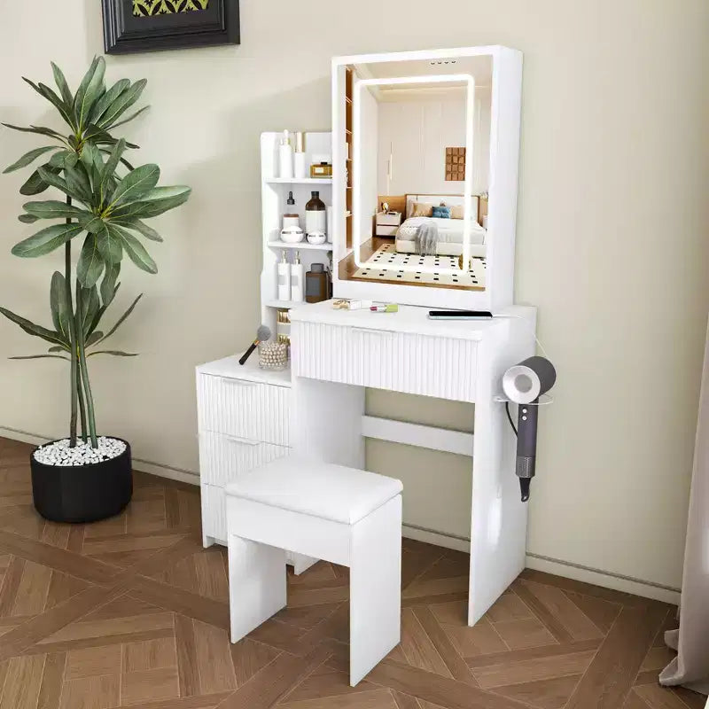 Coiffeuse avec tabouret, miroir éclairé à 3 modes de couleur, support pour sèche-cheveux, prise électrique et tiroirs