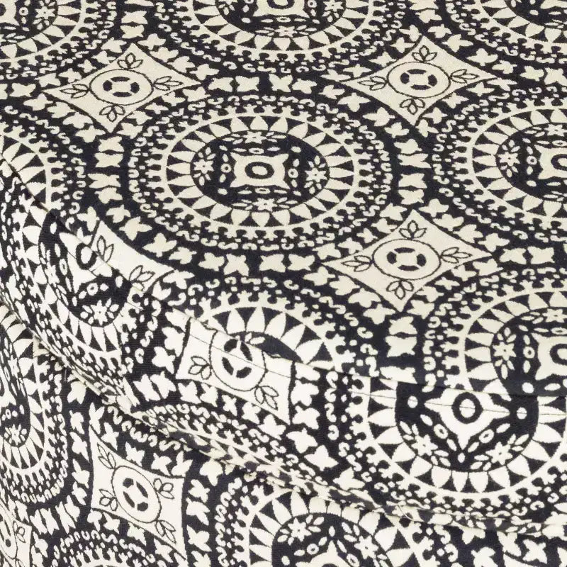 Pouf de rangement de style tribal rétro