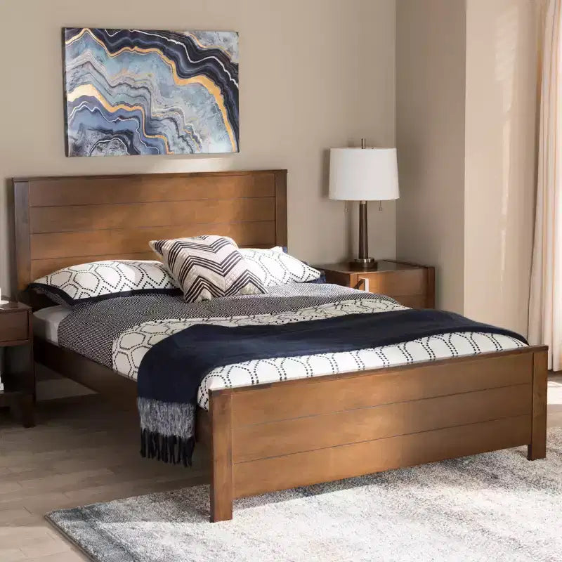 Plattformbett aus verarbeitetem Holz im modern-klassischen Stil