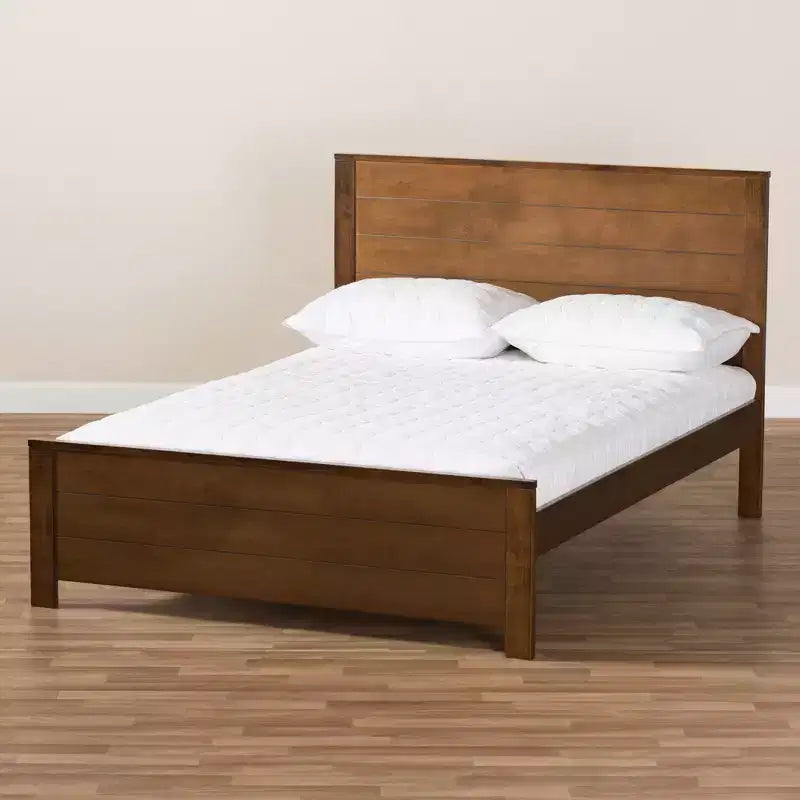 Plattformbett aus verarbeitetem Holz im modern-klassischen Stil